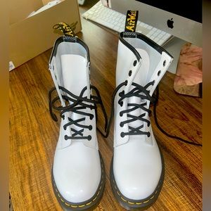 Dr. Marten White Patent Lamper Leather Women’s Boots NWT NIB